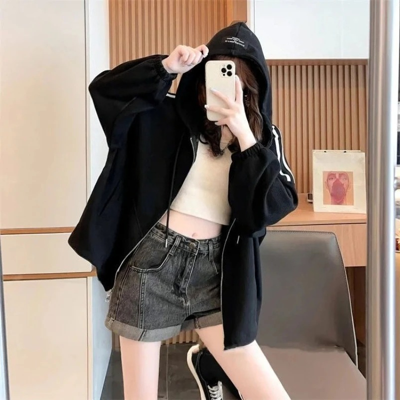 Winter Clothing Essential - 지퍼가 달린 색상 대비 여성용 후드티